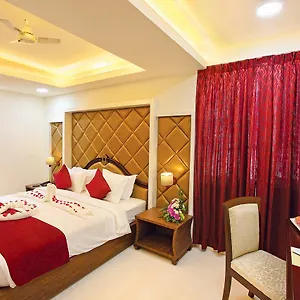 3* Hotel Joyees Residency